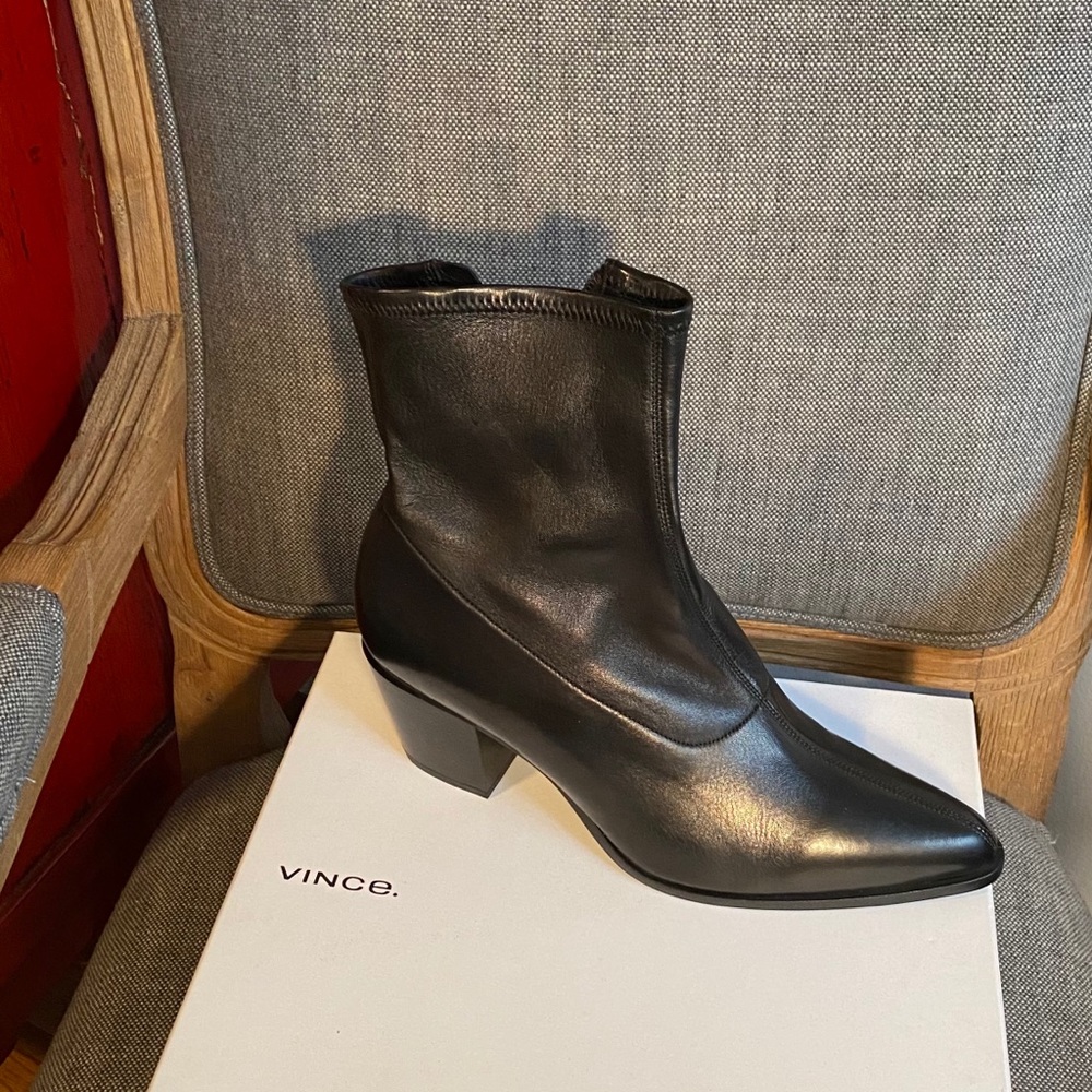 Vince Hayek Black LE boots